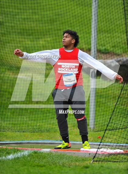 Thumbnail 1 in 50th Annual Loucks Games (Men's Discus) photogallery.