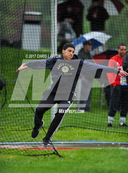 Thumbnail 2 in 50th Annual Loucks Games (Men's Discus) photogallery.
