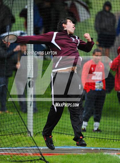 Thumbnail 1 in 50th Annual Loucks Games (Men's Discus) photogallery.