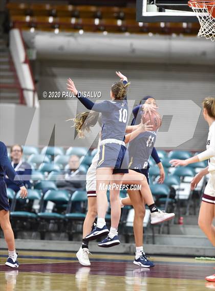 Thumbnail 3 in Mullen vs. Berthoud (CHSAA 4A Final Four) photogallery.