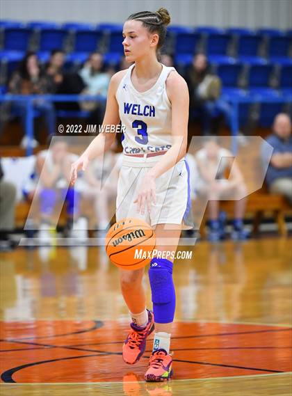 Thumbnail 3 in Kinta vs Welch (OSSAA Class B Area II District Playoff) photogallery.