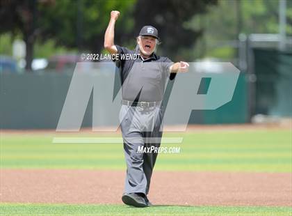 Thumbnail 3 in Haxtun vs. Holly (CHSAA 1A Semi-Final) photogallery.