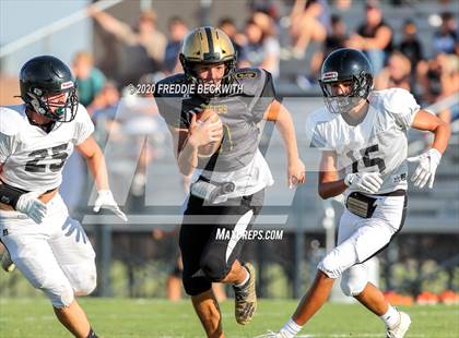 Thumbnail 3 in Howe vs. Whitewright (scrimmage) photogallery.