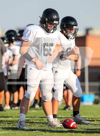 Thumbnail 1 in Howe vs. Whitewright (scrimmage) photogallery.