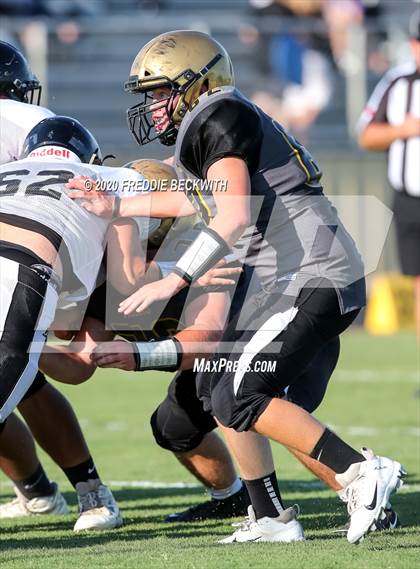 Thumbnail 1 in Howe vs. Whitewright (scrimmage) photogallery.