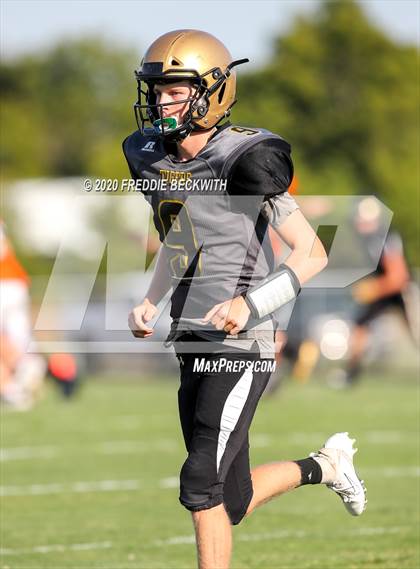 Thumbnail 3 in Howe vs. Whitewright (scrimmage) photogallery.