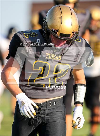 Thumbnail 1 in Howe vs. Whitewright (scrimmage) photogallery.