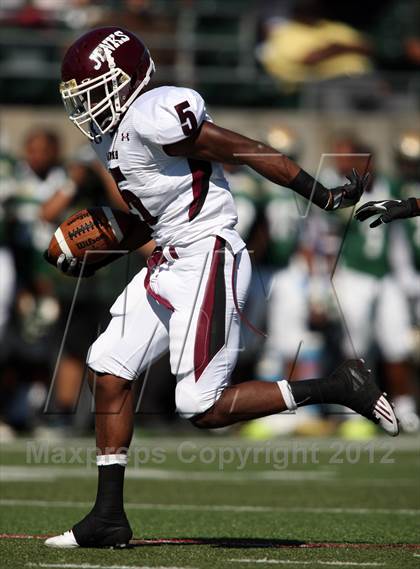 Thumbnail 3 in DeSoto vs. Jenks (Southwest Showcase) photogallery.