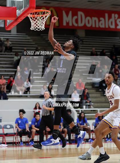 Thumbnail 1 in North Crowley vs. Richardson (McDonald's Texas Invitational) photogallery.