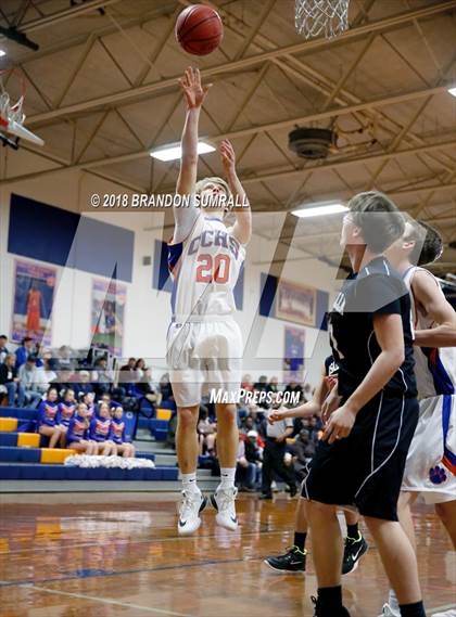 Thumbnail 2 in Chilton County vs Isabella (Chilton County Tournament) photogallery.