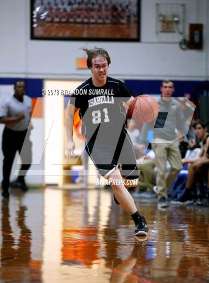 Thumbnail 2 in Chilton County vs Isabella (Chilton County Tournament) photogallery.
