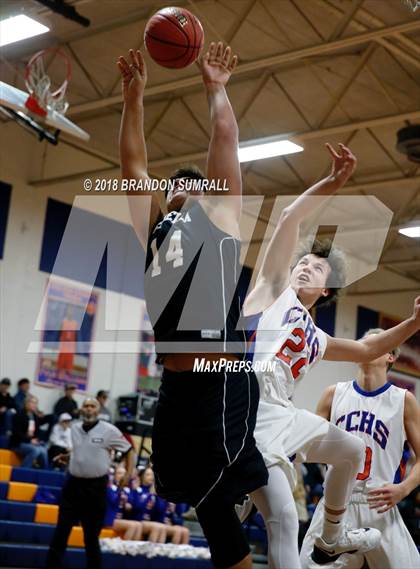 Thumbnail 2 in Chilton County vs Isabella (Chilton County Tournament) photogallery.