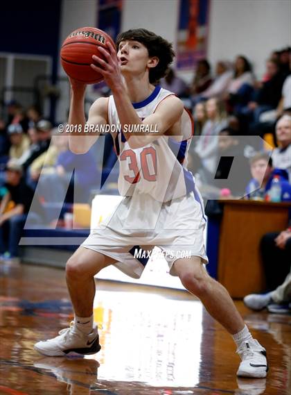 Thumbnail 2 in Chilton County vs Isabella (Chilton County Tournament) photogallery.