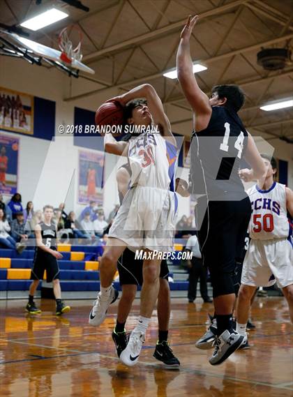 Thumbnail 1 in Chilton County vs Isabella (Chilton County Tournament) photogallery.
