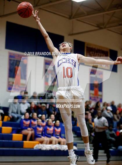 Thumbnail 3 in Chilton County vs Isabella (Chilton County Tournament) photogallery.