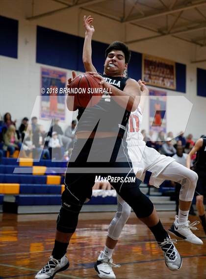 Thumbnail 1 in Chilton County vs Isabella (Chilton County Tournament) photogallery.