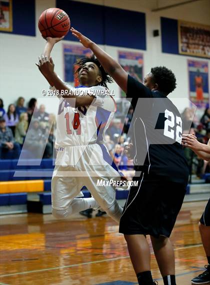Thumbnail 1 in Chilton County vs Isabella (Chilton County Tournament) photogallery.