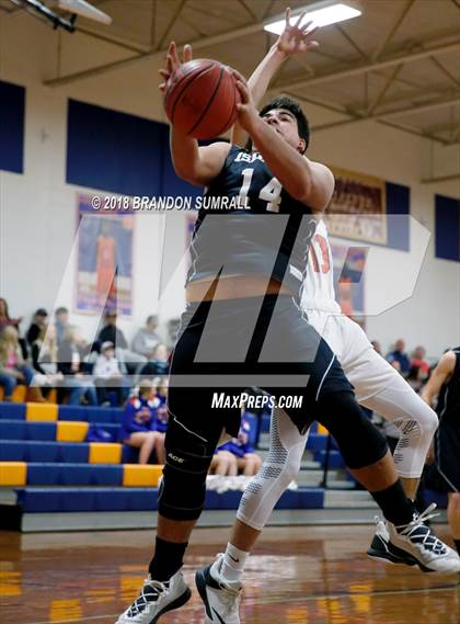 Thumbnail 3 in Chilton County vs Isabella (Chilton County Tournament) photogallery.
