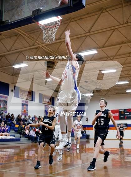 Thumbnail 1 in Chilton County vs Isabella (Chilton County Tournament) photogallery.