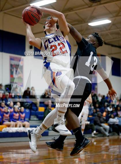 Thumbnail 1 in Chilton County vs Isabella (Chilton County Tournament) photogallery.