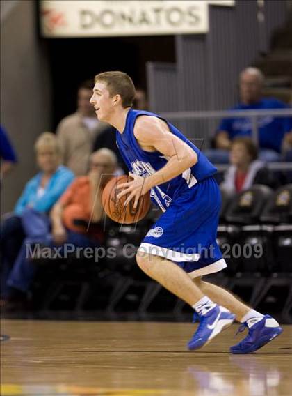 Thumbnail 1 in Clark vs. Mason County (Tenth Region Championship) photogallery.