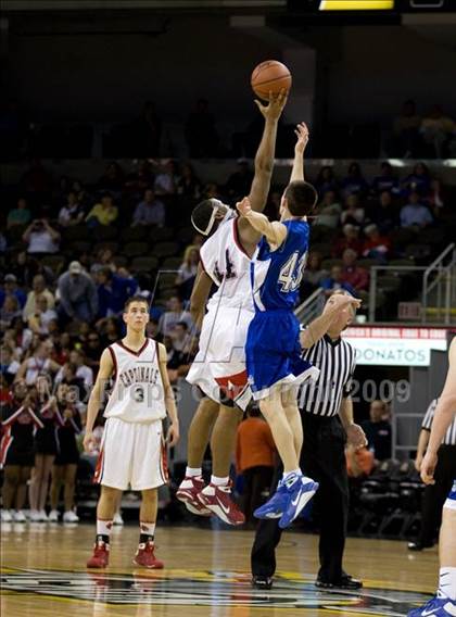 Thumbnail 2 in Clark vs. Mason County (Tenth Region Championship) photogallery.