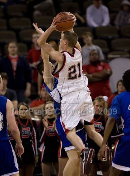 Thumbnail 1 in Clark vs. Mason County (Tenth Region Championship) photogallery.