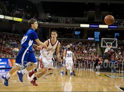 Thumbnail 3 in Clark vs. Mason County (Tenth Region Championship) photogallery.