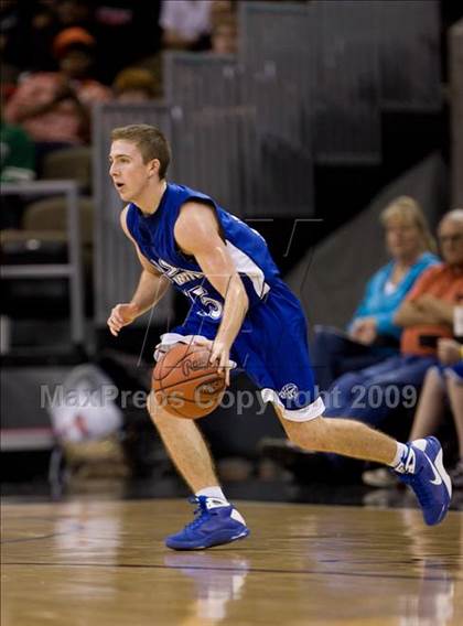Thumbnail 2 in Clark vs. Mason County (Tenth Region Championship) photogallery.