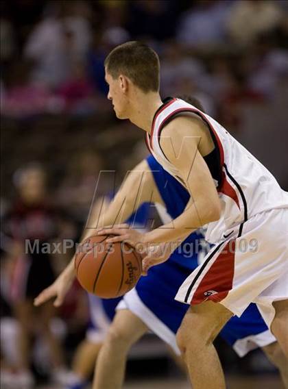 Thumbnail 2 in Clark vs. Mason County (Tenth Region Championship) photogallery.