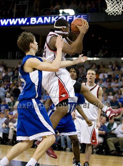 Thumbnail 2 in Clark vs. Mason County (Tenth Region Championship) photogallery.