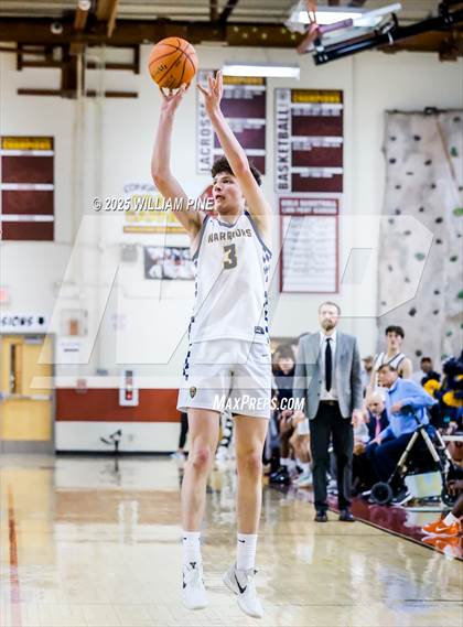 Thumbnail 2 in Our Lady of Lourdes vs. Binghamton (NYSPHSAA Class AA Regional Final) photogallery.