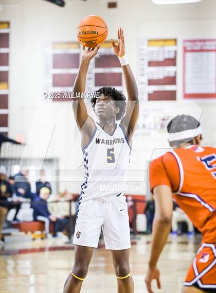 Thumbnail 3 in Our Lady of Lourdes vs. Binghamton (NYSPHSAA Class AA Regional Final) photogallery.