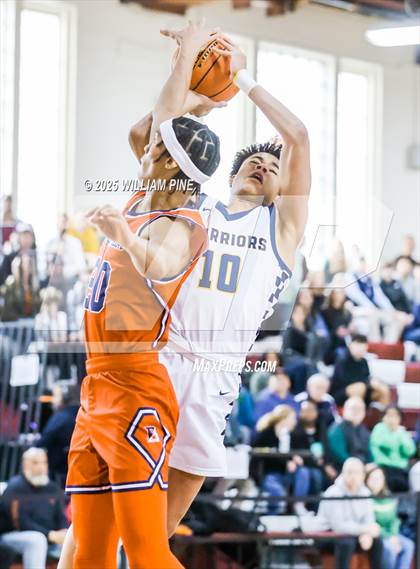 Thumbnail 3 in Our Lady of Lourdes vs. Binghamton (NYSPHSAA Class AA Regional Final) photogallery.