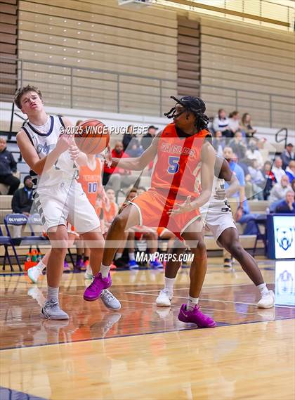 Thumbnail 2 in JV: Graham-Kapowsin @ Olympia photogallery.