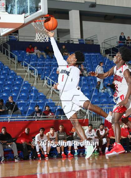 Thumbnail 1 in Wilson vs. Bishop Dunne (Thanksgiving Hoopfest) photogallery.