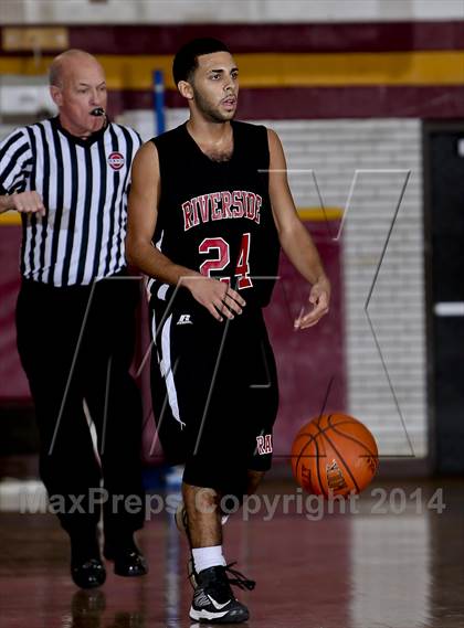 Thumbnail 2 in Riverside vs. Gorton (Coaches vs. Cancer Classic) photogallery.