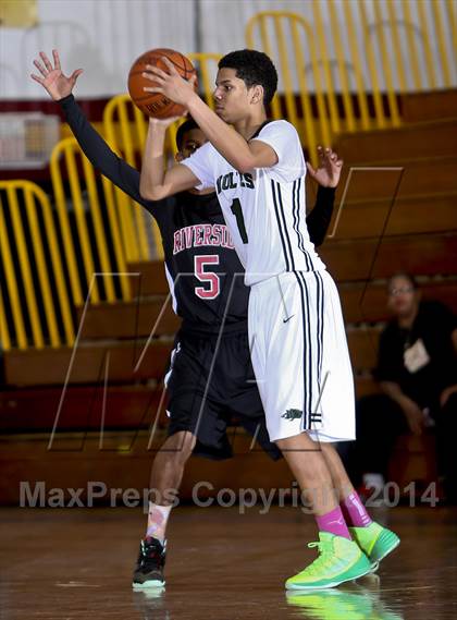 Thumbnail 1 in Riverside vs. Gorton (Coaches vs. Cancer Classic) photogallery.