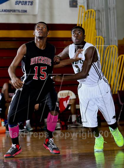 Thumbnail 2 in Riverside vs. Gorton (Coaches vs. Cancer Classic) photogallery.