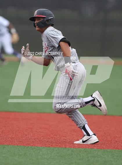 Thumbnail 2 in Hillcrest vs Sunset (UIL 5A Region II Bi-District Playoff) photogallery.