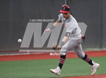 Thumbnail 3 in Hillcrest vs Sunset (UIL 5A Region II Bi-District Playoff) photogallery.