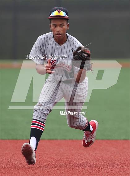 Thumbnail 2 in Hillcrest vs Sunset (UIL 5A Region II Bi-District Playoff) photogallery.