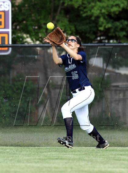 Thumbnail 3 in Lake Zurich vs New Trier (IHSA 4A Sectional) photogallery.