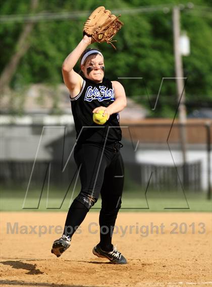 Thumbnail 3 in Lake Zurich vs New Trier (IHSA 4A Sectional) photogallery.