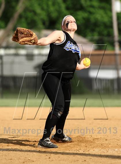 Thumbnail 2 in Lake Zurich vs New Trier (IHSA 4A Sectional) photogallery.