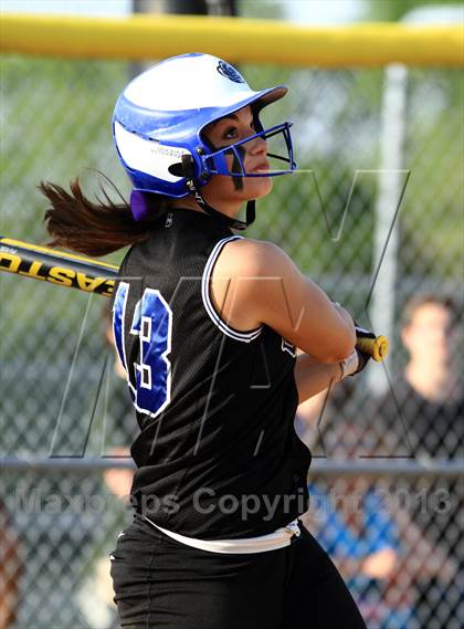 Thumbnail 2 in Lake Zurich vs New Trier (IHSA 4A Sectional) photogallery.