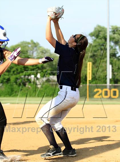 Thumbnail 3 in Lake Zurich vs New Trier (IHSA 4A Sectional) photogallery.