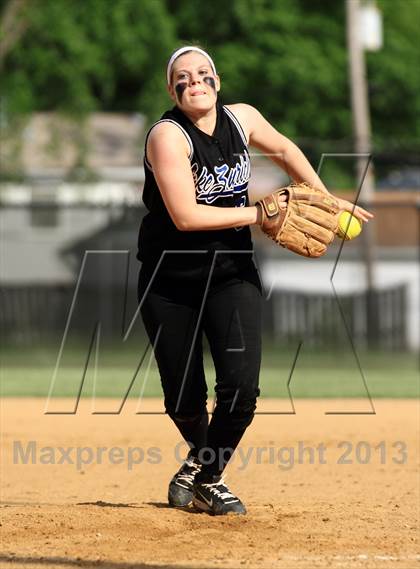 Thumbnail 1 in Lake Zurich vs New Trier (IHSA 4A Sectional) photogallery.