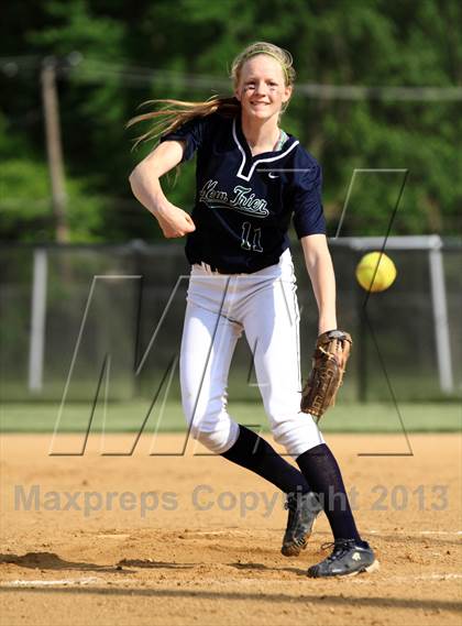 Thumbnail 2 in Lake Zurich vs New Trier (IHSA 4A Sectional) photogallery.