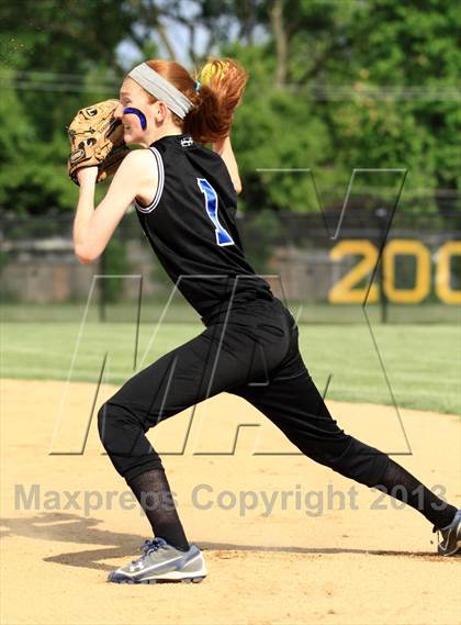 Thumbnail 2 in Lake Zurich vs New Trier (IHSA 4A Sectional) photogallery.